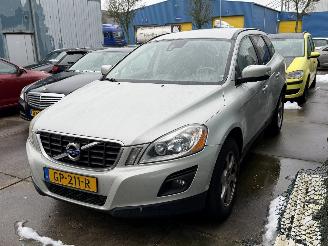 Gebrauchtwagen PKW Volvo Xc-60 2.4D Navi Clima PDC 2009/7