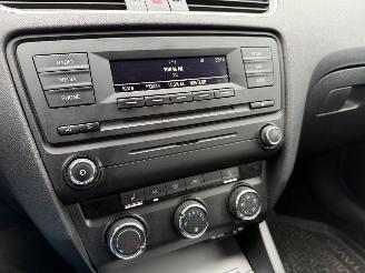 Skoda Octavia 1.6 TDI Airco stoelverwarming picture 7