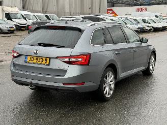 Skoda Superb 1.6 TDI Xenon CameraClima EURO-6 picture 3