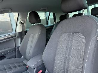 Volkswagen Golf 1.6 TDI Highline BlueMotion picture 8