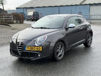 Vaurioauto  passenger cars Alfa Romeo MiTo 1.3 JTDm ECO Esclusivo Navi Leer 2014/11