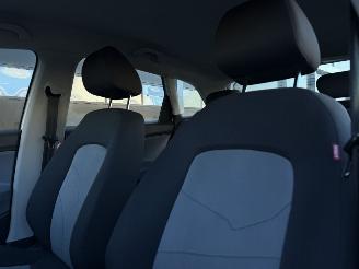 Seat Ibiza ST 1.2 TDI PDC Airco picture 8