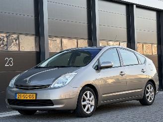 uszkodzony samochody osobowe Toyota Prius 1.5 VVT-i 2006/1