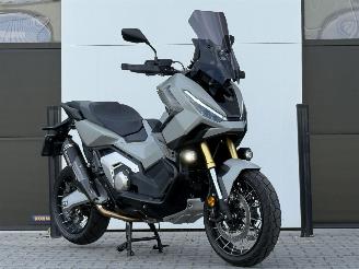 Honda  X‑ADV 750 Akrapovic Beugels Handvatverwarming picture 3