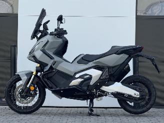  Honda  X‑ADV 750 Akrapovic Beugels Handvatverwarming 2025/4