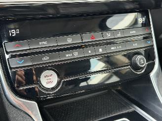 Jaguar XE 2.0 D Portolio Camera Leer Clima EURO-6 picture 11