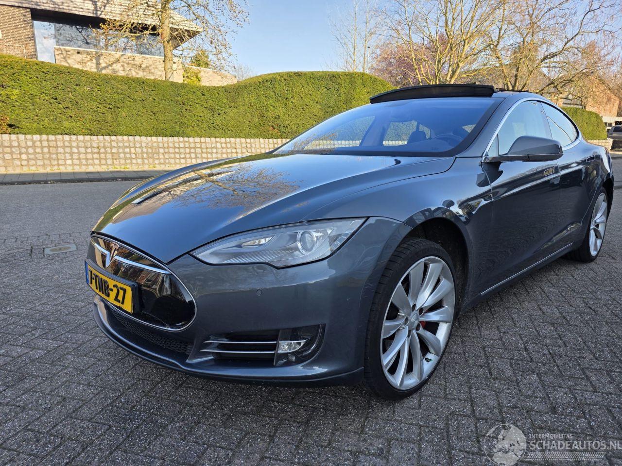 Tesla Model S 85 Performance Free Supercharging 7-PERS