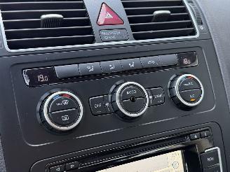 Volkswagen Touran 1.6 TDI BlueMotion Navi Clima PDC picture 11