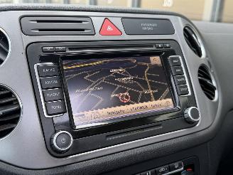 Volkswagen Tiguan 2.0 TDI Pano Leer Camera Clima picture 11