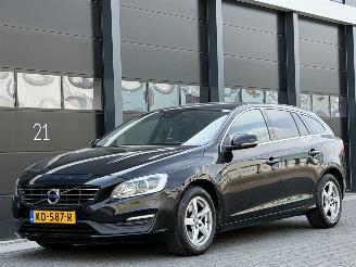 Gebrauchtwagen PKW Volvo V-60 2.0 D2 Navi Clima PDC EURO-6 2016/8