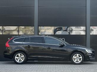 Volvo V-60 2.0 D2 Navi Clima PDC EURO-6 picture 3