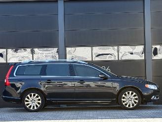 Volvo V-70 2.0 D3 Xenon Dak Leer PDC picture 3