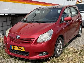 uszkodzony samochody osobowe Toyota Verso 1.8 VVT-i Navi Clima Pano 7-PERS 2011/6