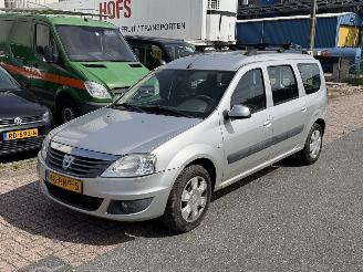 krockskadad bil auto Dacia Logan 1.6 MPI Lauréate * LPG * 7-PERS 2011/7
