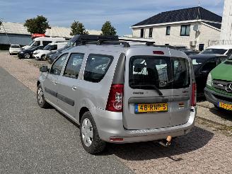 Dacia Logan 1.6 MPI Lauréate * LPG * 7-PERS picture 4