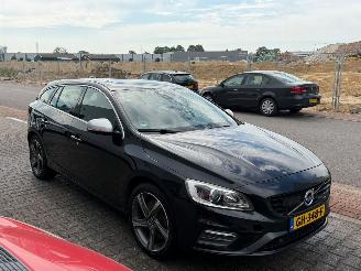 Volvo V-60 2.4 D6 AWD Plug-In Hybrid R-Design picture 2