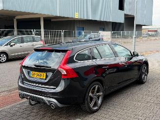 Volvo V-60 2.4 D6 AWD Plug-In Hybrid R-Design picture 3