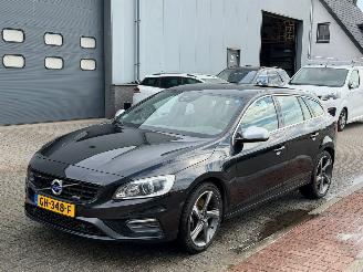 damaged passenger cars Volvo V-60 2.4 D6 AWD Plug-In Hybrid R-Design 2014/6