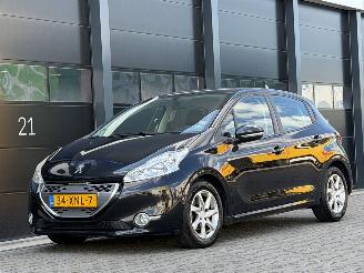 Käytettyjen passenger cars Peugeot 208 1.4 e-HDi Navi Pdc AUTOMAAT 2012/7