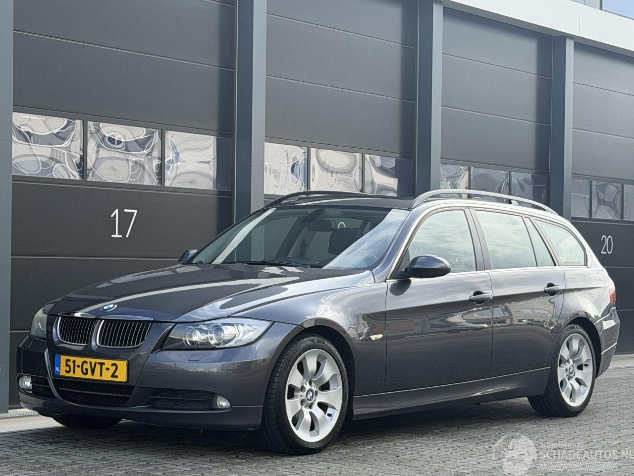BMW 3-serie 325i Pano Navi Clima PDC