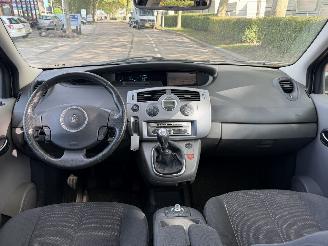Renault Grand-scenic 2.0 16v Pano Navi Clima picture 5