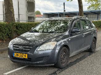 Unfallwagen Kia Cee d 1.6 X-tra 2009/6