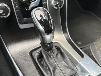 Volvo V-60 2.0 D3 R-Design Navi Clima PDC EURO-6 picture 12
