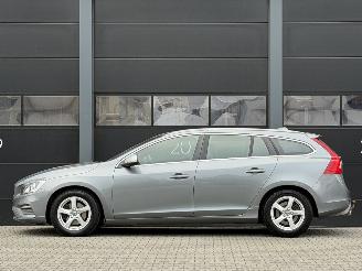 Volvo V-60 2.0 D3 R-Design Navi Clima PDC EURO-6 picture 6