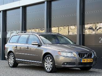Volvo V-70 2.4 D5 Leer Clima Navi picture 2