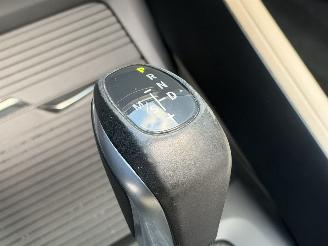 BMW X1 2.0 18D Pano Leer Camera Clima picture 13