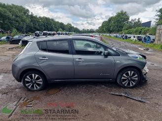 Salvage car Nissan Leaf Leaf (ZE0), Hatchback, 2010 / 2017 Leaf 2017/9