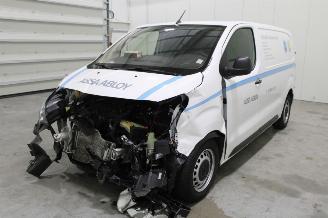 Damaged car Opel Vivaro  2022/4