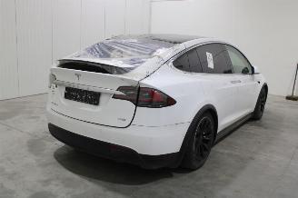 Tesla Model X  picture 4