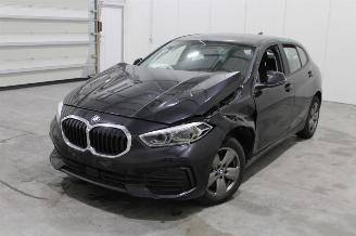 Salvage car BMW 1-serie 116 2022/10