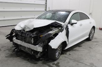 damaged passenger cars Mercedes Cla-klasse CLA 250 2020/11