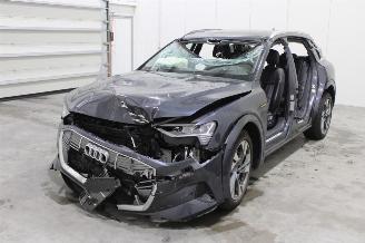 Salvage car Audi E-tron  2019/5