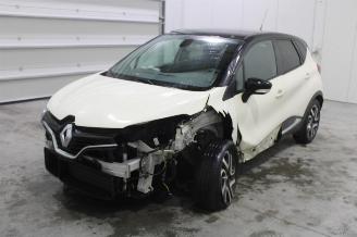 damaged passenger cars Renault Captur  2014/7