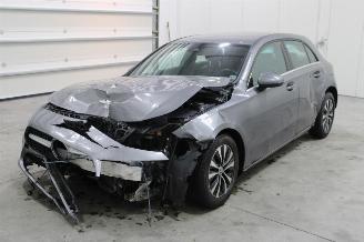 Damaged car Mercedes A-klasse A 200 2019/4