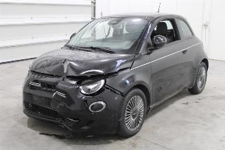 skadebil auto Fiat 500  2021/9