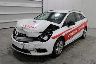 Salvage car Opel Astra  2021/5