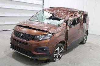 uszkodzony samochody osobowe Peugeot Rifter  2021/1