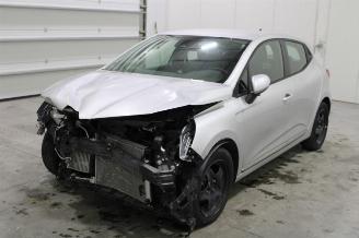 uszkodzony samochody osobowe Renault Clio  2020/7