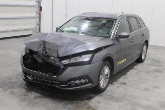 Damaged car Skoda Octavia  2022/10