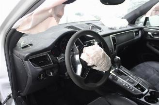 Porsche Macan  picture 11