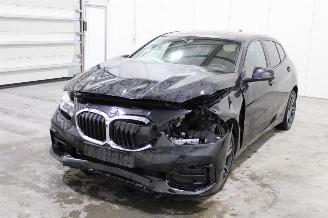 krockskadad bil auto BMW 1-serie 116 2022/10