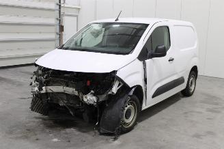 Vaurioauto  passenger cars Citroën Berlingo  2021/2
