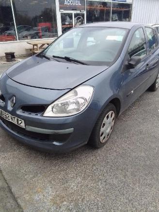 škoda osobní automobily Renault Clio  2006/6