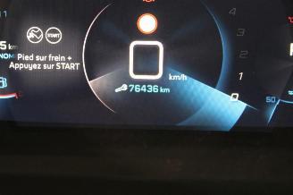Peugeot 208  picture 8