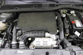 Peugeot 208  picture 11