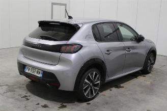 Peugeot 208  picture 3